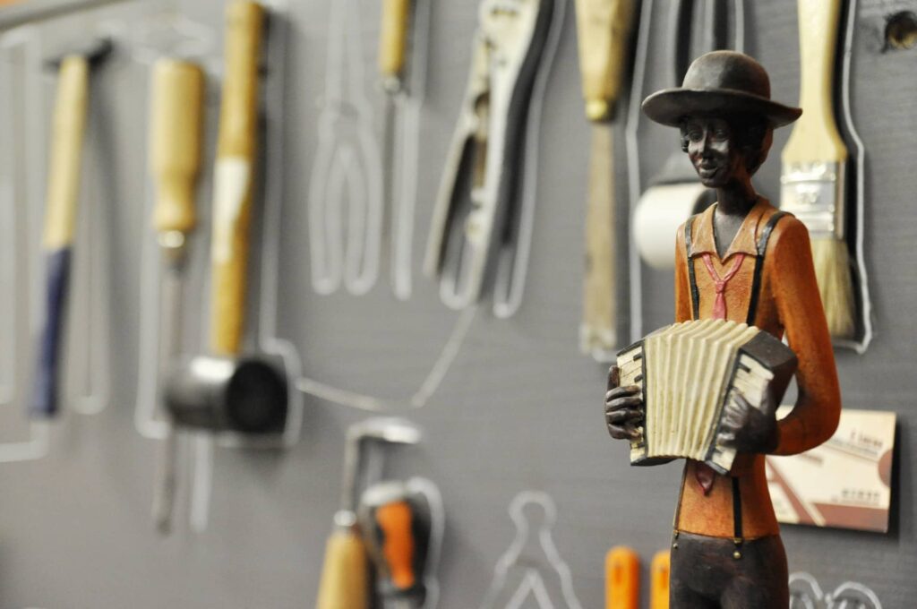 outils réparation d'accordéons