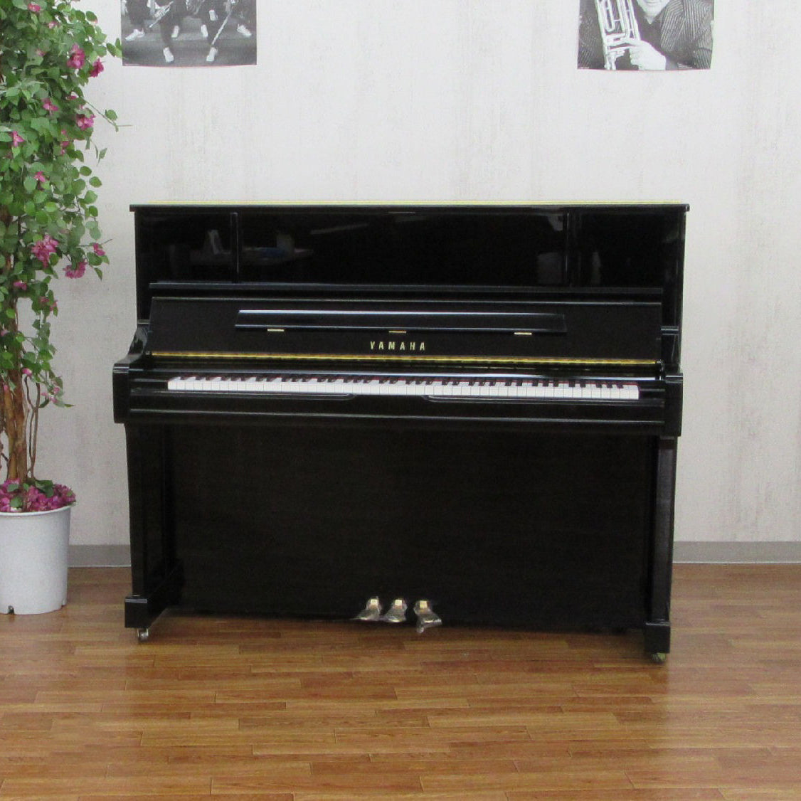 piano droit y10 location
